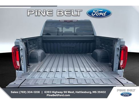 Used 2024 GMC Sierra 1500 AT4 w/ Technology Package image 12