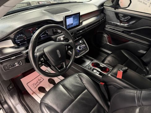 Used 2021 Lincoln Corsair AWD w/ Premium Package image 4
