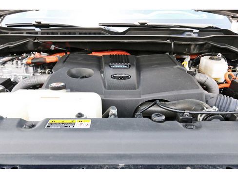 Used 2023 Toyota Tundra Platinum AWD/4WD image 31