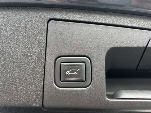 Used 2021 Cadillac XT4 Sport image 17