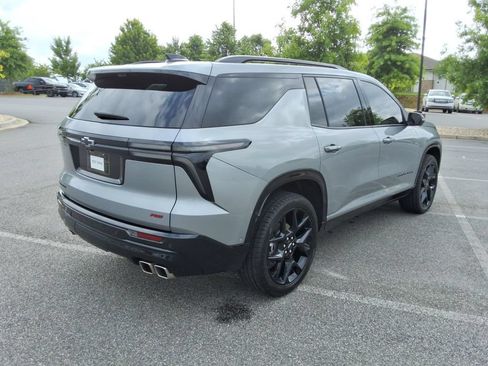 Certified 2025 Chevrolet Traverse RS FWD image 5