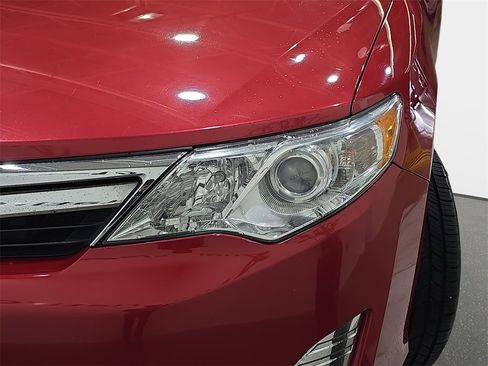 Used 2014 Toyota Camry XLE image 30