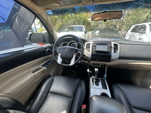 Used 2014 Toyota Tacoma PreRunner w/ SR5 Package RWD image 5