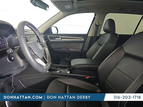 Used 2022 Volkswagen Atlas SE w/ Panoramic Sunroof Package image 2