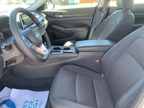 Used 2025 Nissan Altima 2.5 SV image 22