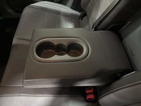 Certified 2025 Volkswagen Jetta SE image 24