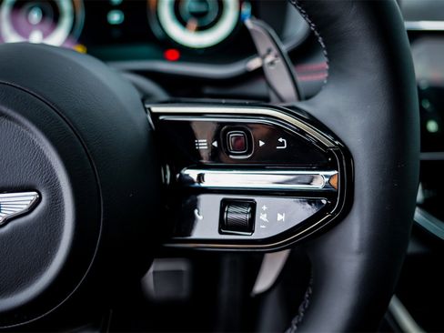 New 2025 Aston Martin DBX 707 image 18