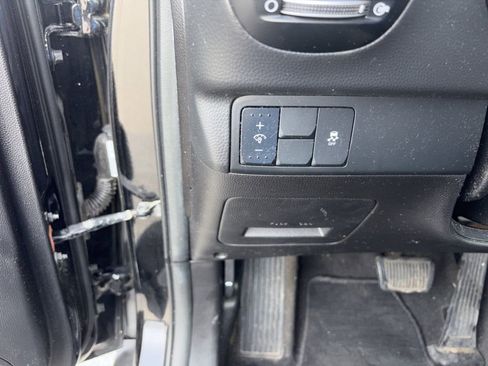 Used 2016 Kia Soul + image 23