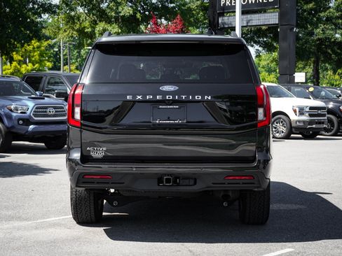Used 2025 Ford Expedition Active AWD/4WD image 9