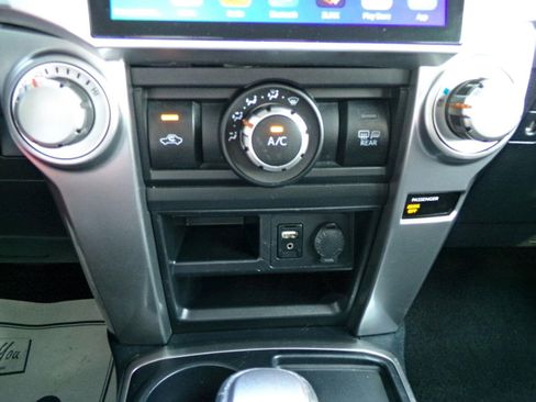 Used 2018 Toyota 4Runner SR5 RWD image 10