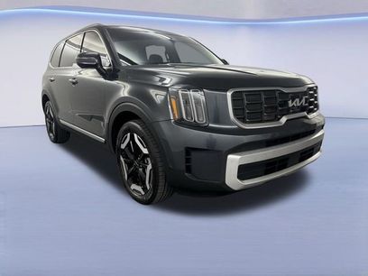 Used 2024 Kia Telluride S w/ S Sunroof Package