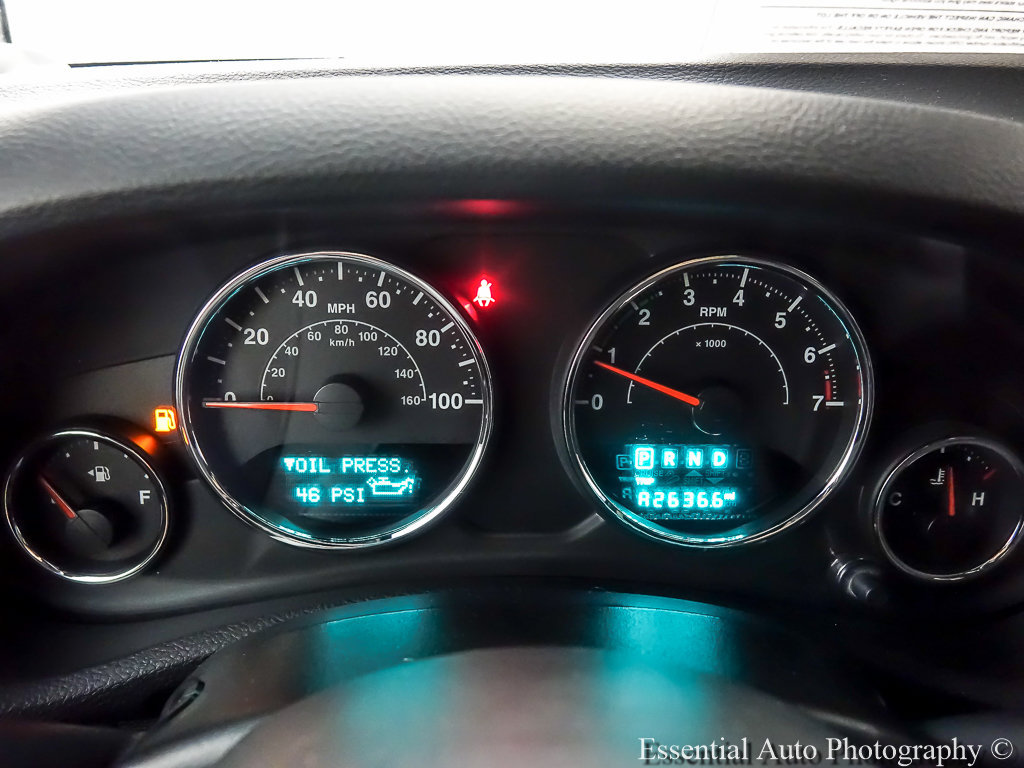 Used 2016 Jeep Wrangler Unlimited Rubicon w/ Connectivity Group AWD/4WD image 13