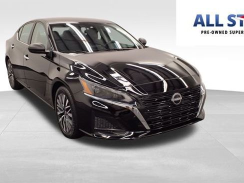 Used 2024 Nissan Altima 2.5 SV image 1