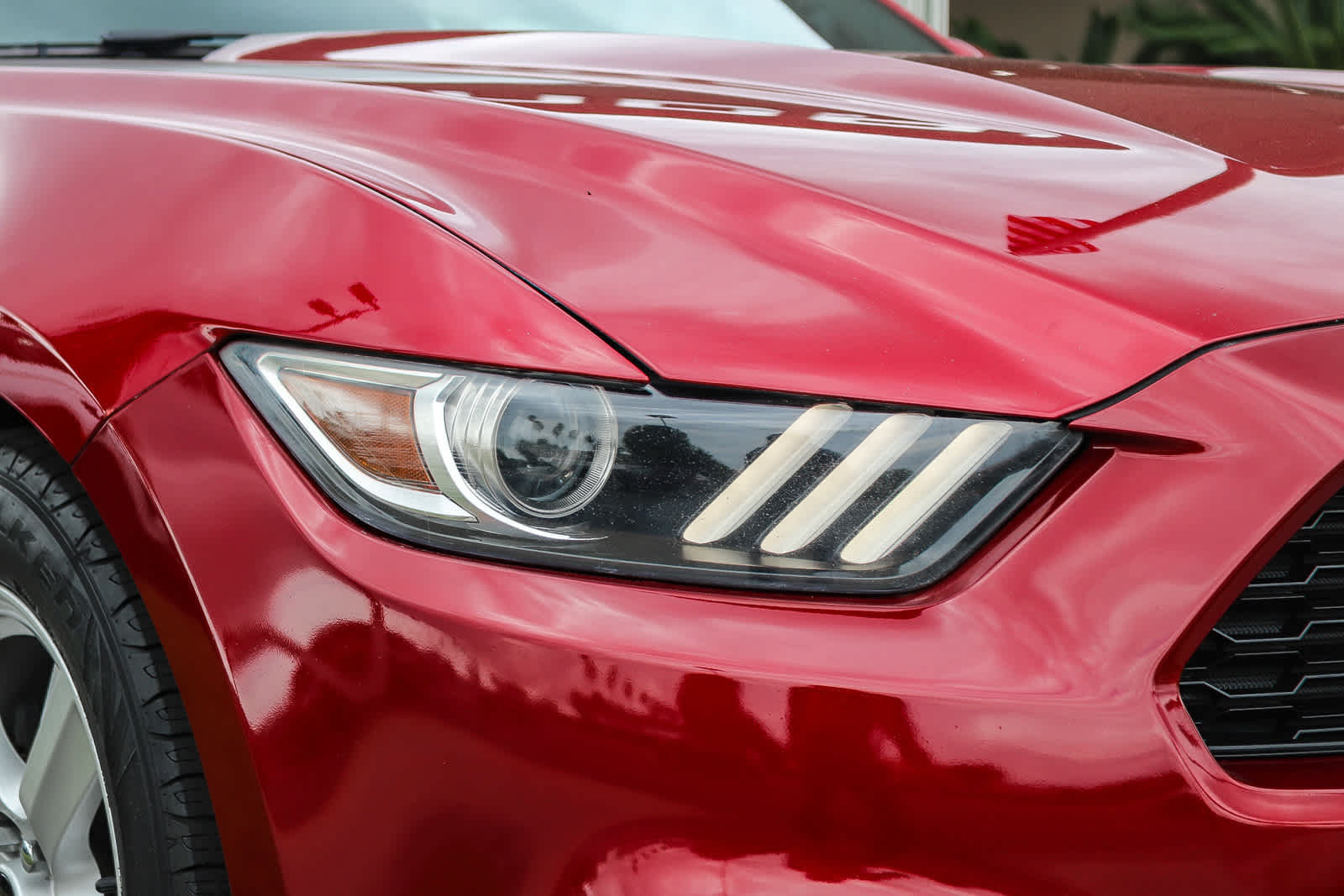 Used 2017 Ford Mustang Coupe RWD image 8
