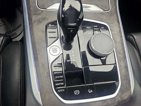 Used 2021 BMW X5 xDrive40i w/ M Sport Package image 21