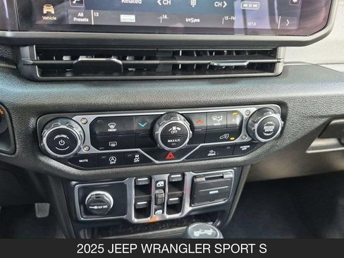 Used 2025 Jeep Wrangler Unlimited Sport AWD/4WD image 22