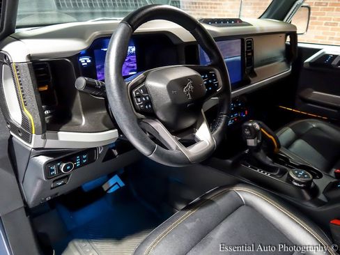 Used 2023 Ford Bronco Badlands image 15