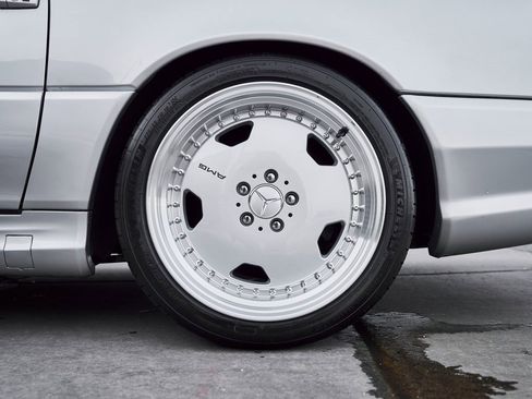 Used 2002 Mercedes-Benz SL 500 w/ SL2 Option Pkg image 18