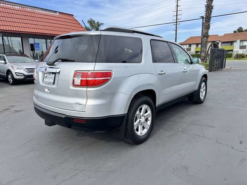 Used 2009 Saturn Outlook XR w/ Convenience Package FWD image 6