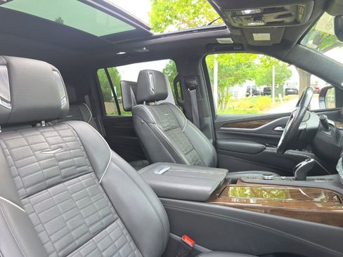 Used 2024 Cadillac Escalade ESV Sport Platinum AWD/4WD image 19