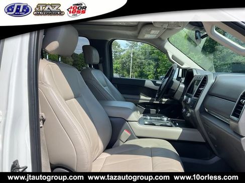 Used 2020 Ford Expedition XLT w/ Equipment Group 202A AWD/4WD image 19