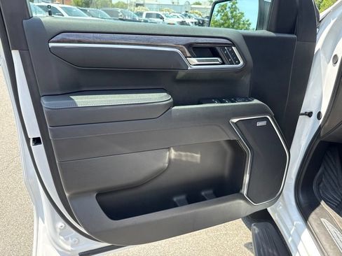 Used 2025 Chevrolet Silverado 1500 LTZ w/ LTZ Premium Package AWD/4WD image 17