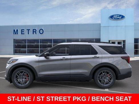 New 2026 Ford Explorer ST-Line w/ ST-Line Street Pack AWD/4WD image 4