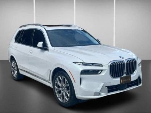 Used 2023 BMW X7 xDrive40i AWD/4WD image 2