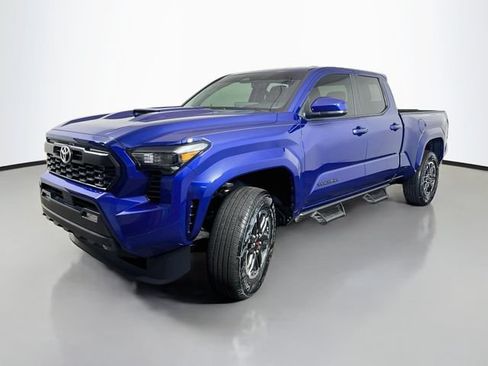 Used 2025 Toyota Tacoma TRD Sport RWD image 5