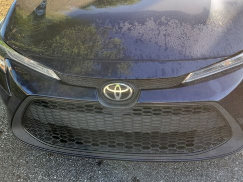 Used 2021 Toyota Corolla LE image 4