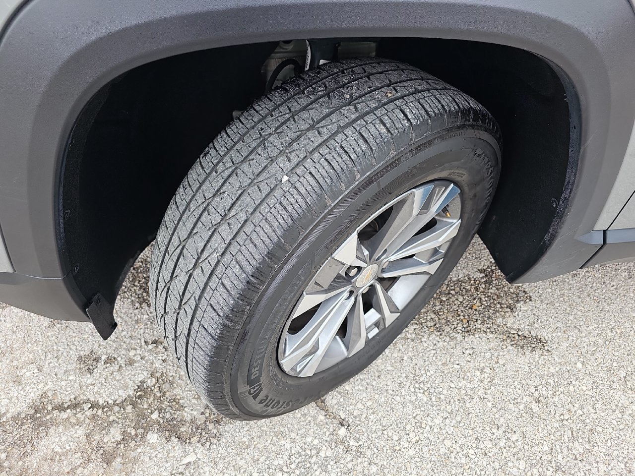 Used 2025 Chevrolet Equinox LT FWD image 38
