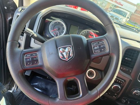 Used 2018 RAM 1500 Express w/ Express Value Package AWD/4WD image 15