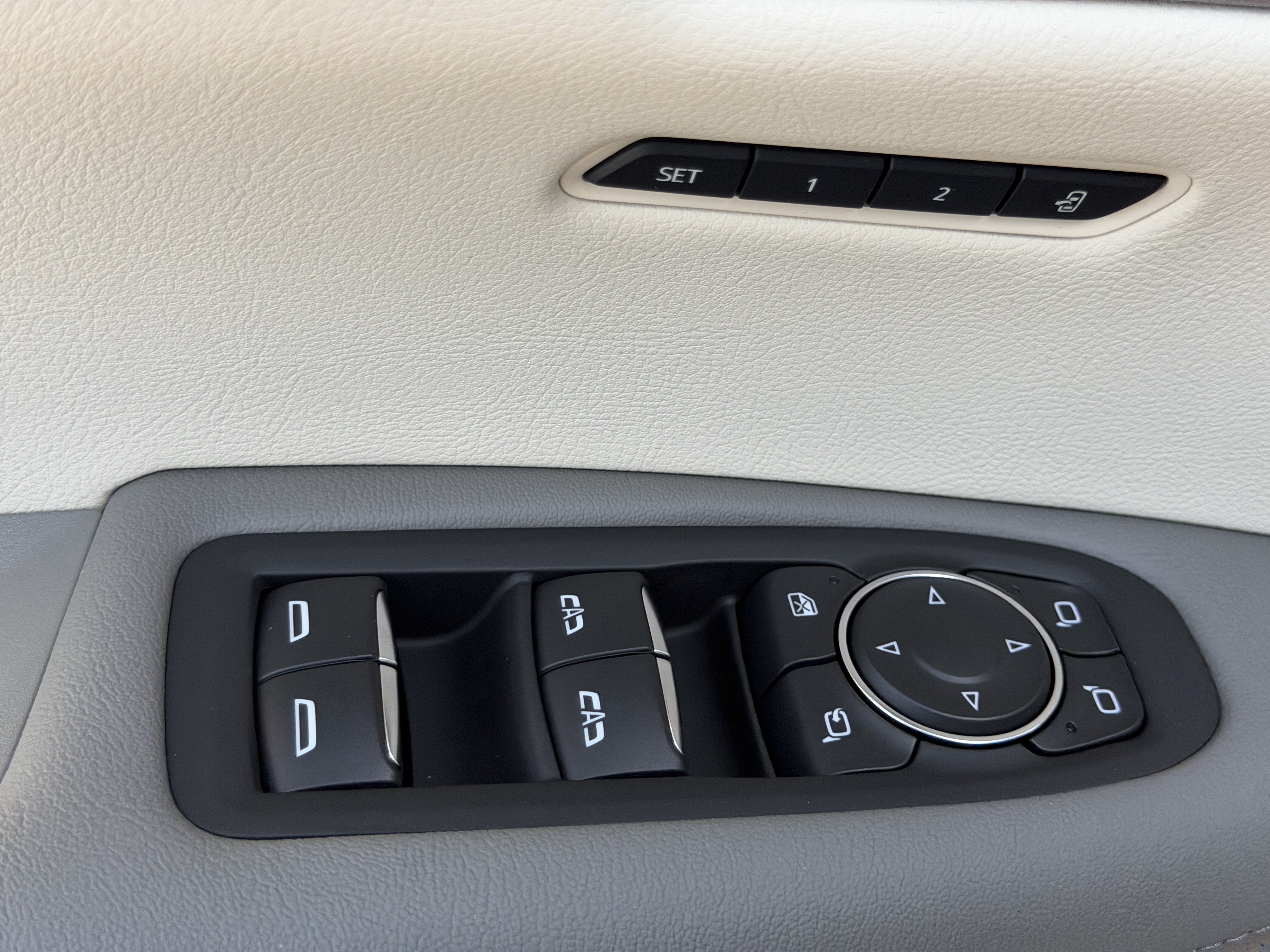 Certified 2024 Cadillac XT5 Premium Luxury FWD image 15