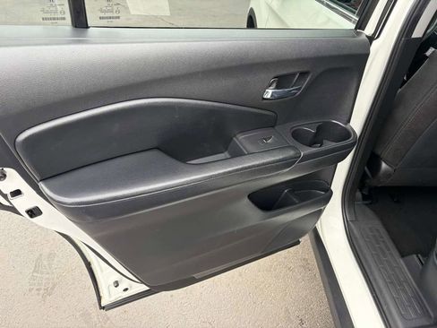 Used 2019 Honda Pilot LX image 18