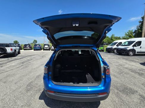 Used 2022 Jeep Compass Limited AWD/4WD image 18