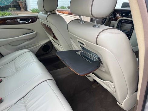 Used 2006 Jaguar XJ8 L XJ VANDEN PLAS SEDAN 4D image 12