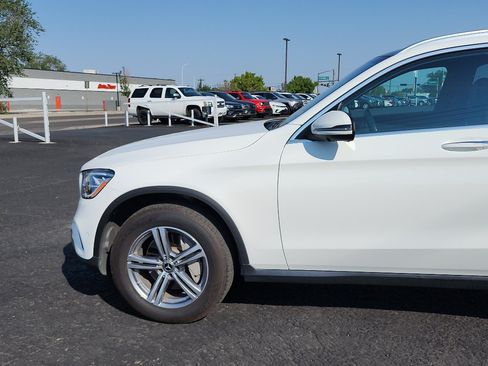 Used 2021 Mercedes-Benz GLC 300 4MATIC image 10