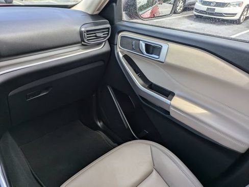 Used 2023 Ford Explorer XLT w/ Equipment Group 202A RWD image 19