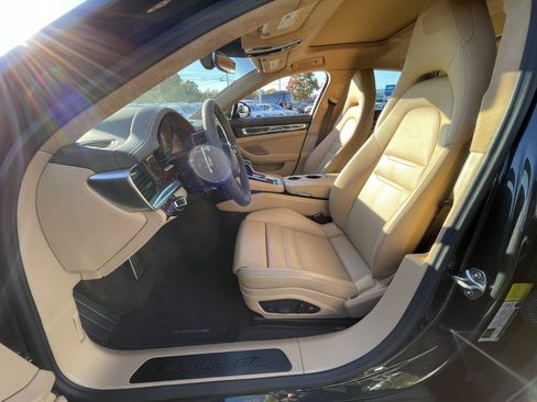 Used 2023 Porsche Panamera GTS image 15