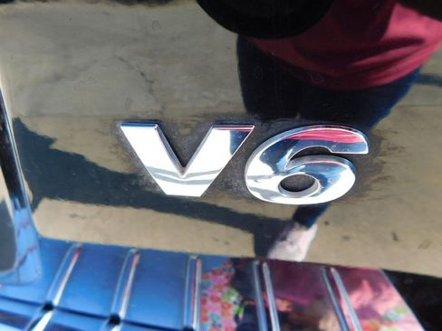 Used 2016 Volkswagen Touareg Sport image 11