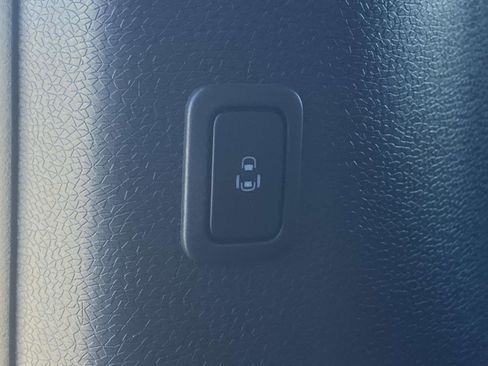 New 2025 Volkswagen ID. Buzz Pro S image 16