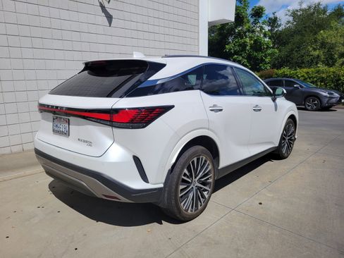 Used 2024 Lexus RX 350 w/ Convenience Package image 4