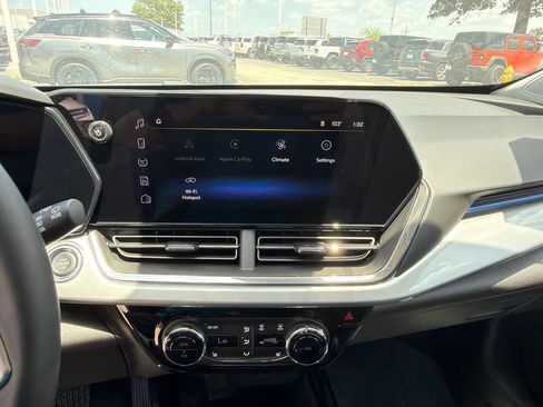 New 2026 Chevrolet Trax LT w/ Sunroof Package FWD image 22