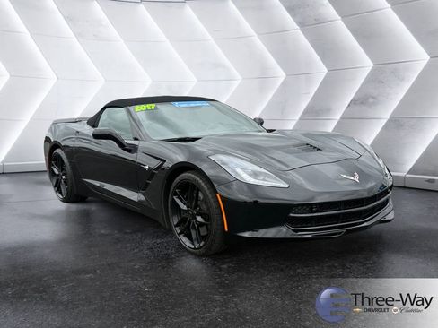 Used 2017 Chevrolet Corvette Stingray Convertible RWD image 7