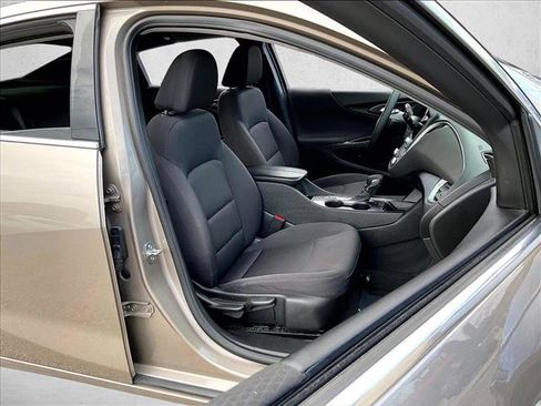 Used 2023 Chevrolet Malibu LT FWD image 9