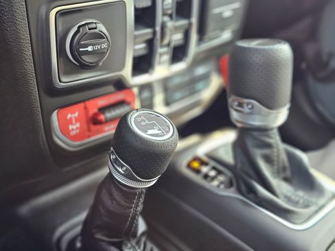 New 2026 Jeep Gladiator Mojave image 15