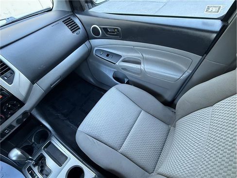 Used 2013 Toyota Tacoma 2WD Double Cab image 12