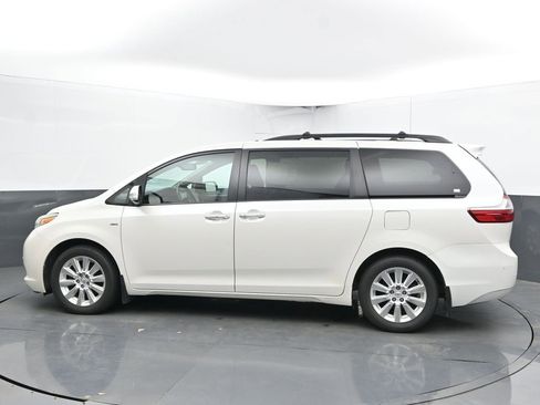 Used 2016 Toyota Sienna Limited Premium AWD/4WD image 7
