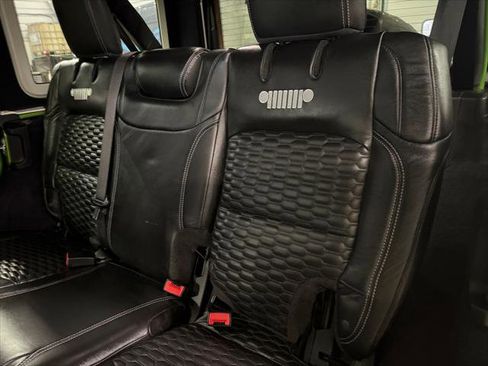 Certified 2018 Jeep Wrangler Unlimited Rubicon AWD/4WD image 32