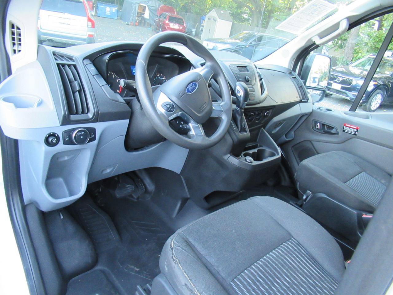 Used 2019 Ford Transit 150 130 Low Roof RWD image 9